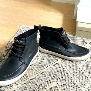 Like new Mens Sperry rain / snow boots